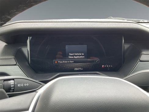 Used 2024 GMC Acadia Elevation image 10