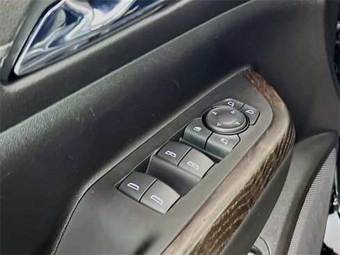 Used 2022 GMC Acadia Denali w/ Denali Ultimate Package image 17