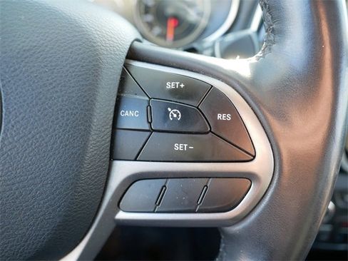 Used 2019 Jeep Cherokee Limited w/ Trailer Tow Group image 23