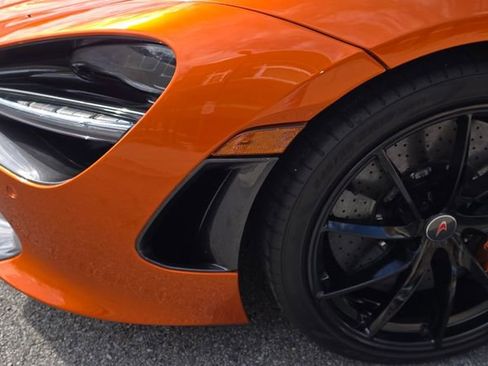 Used 2018 McLaren 720S Performance RWD image 22