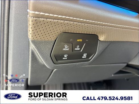 Used 2025 Volkswagen Atlas SEL AWD/4WD image 26