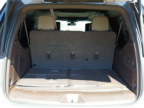 Used 2021 GMC Yukon XL SLT w/ SLT Luxury Plus Package image 29