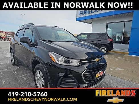 Certified 2022 Chevrolet Trax LT w/ Driver Confidence Package image 1
