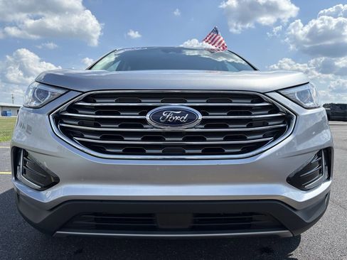 Used 2022 Ford Edge SEL w/ Convenience Package image 2