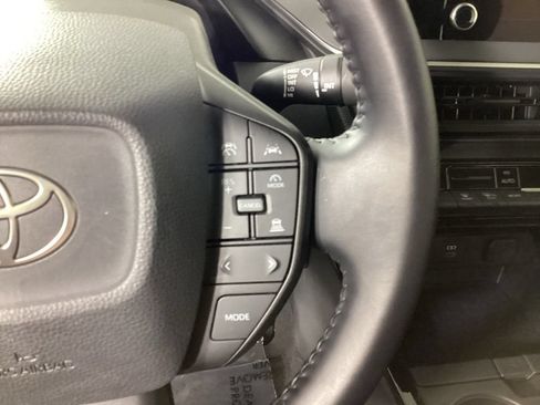 Used 2025 Toyota Prius LE FWD image 15