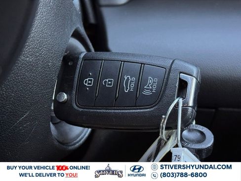 Certified 2025 Hyundai Elantra SE image 32