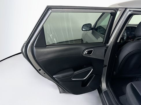 Used 2025 Kia Soul LX w/ LX Technology Package FWD image 26