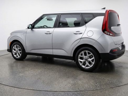 Used 2025 Kia Soul LX w/ LX Technology Package FWD image 6