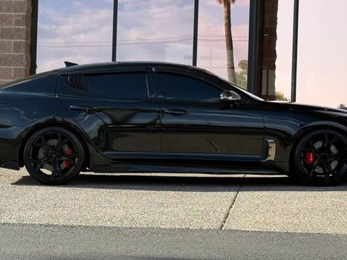 Used 2020 Kia Stinger GT1 RWD image 15