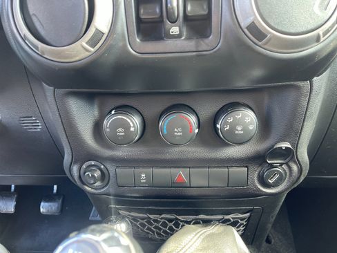 Used 2017 Jeep Wrangler Unlimited Sport w/ Quick Order Package 23S image 21