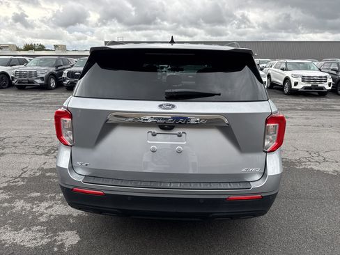 Used 2022 Ford Explorer XLT image 6