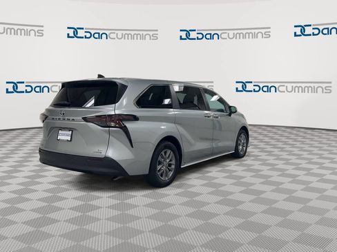 Used 2023 Toyota Sienna LE FWD image 8