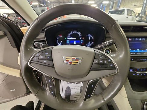 Used 2019 Cadillac XT5 Luxury image 15