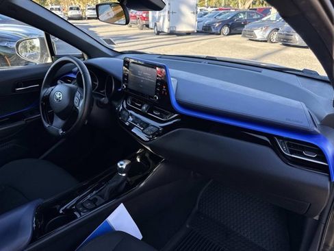 Certified 2022 Toyota C-HR XLE image 17