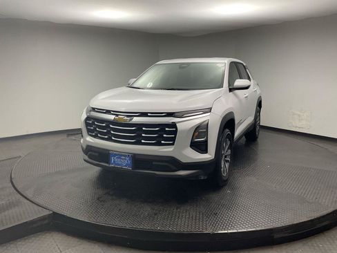 Certified 2026 Chevrolet Equinox LT FWD image 3