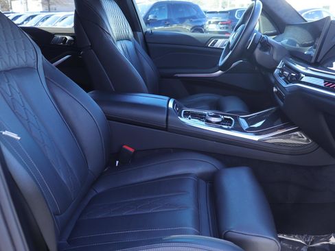 Used 2025 BMW X7 M60i image 22