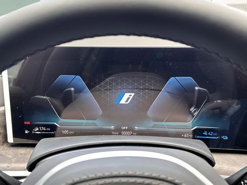 Used 2026 BMW X5 xDrive50e w/ Executive Package image 11