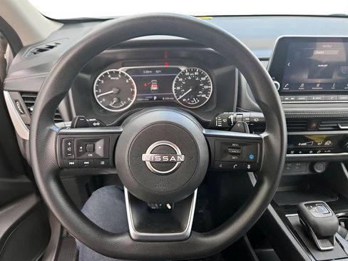 Used 2024 Nissan Rogue SV FWD image 14