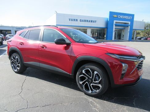 New 2026 Chevrolet Trax RS w/ Sunroof Package image 4