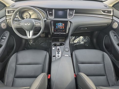 Certified 2025 INFINITI QX50 Luxe image 9
