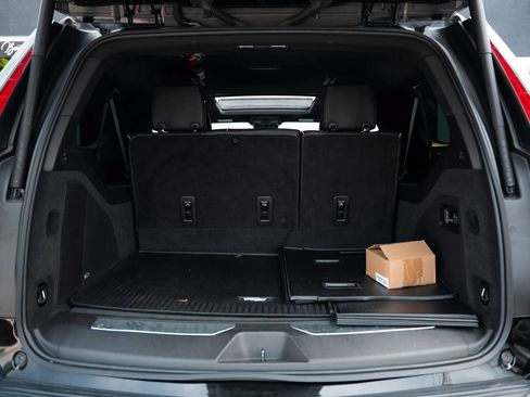 Used 2021 Cadillac Escalade ESV Premium Luxury w/ Performance Package AWD/4WD image 59