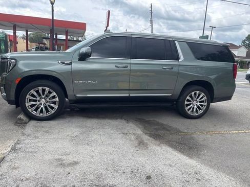 Used 2024 GMC Yukon XL Denali w/ Advanced Technology Package AWD/4WD image 4