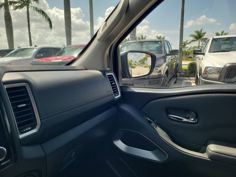Used 2022 Nissan Frontier SV RWD image 27
