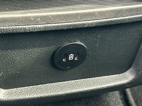 Used 2024 Ford Edge SEL image 22