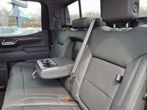 Used 2025 Chevrolet Silverado 1500 LT Trail Boss w/ Convenience Package II AWD/4WD image 11