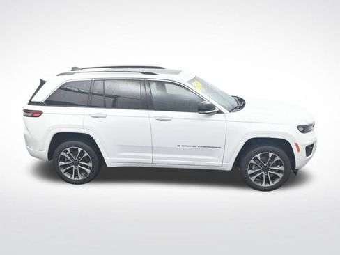 Used 2023 Jeep Grand Cherokee Overland AWD/4WD image 33