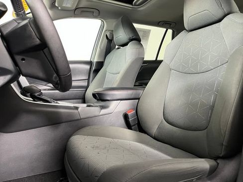 Used 2022 Toyota RAV4 XLE w/ Convenience Package AWD/4WD image 16
