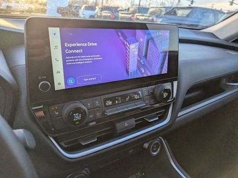 Used 2025 Toyota Grand Highlander FWD image 22