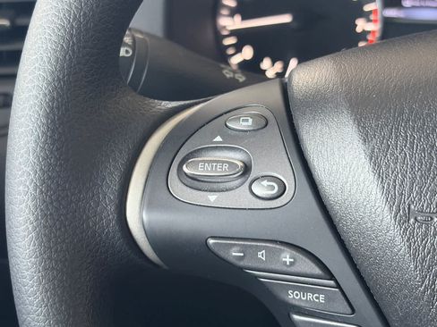 Used 2017 Nissan Pathfinder S FWD image 27