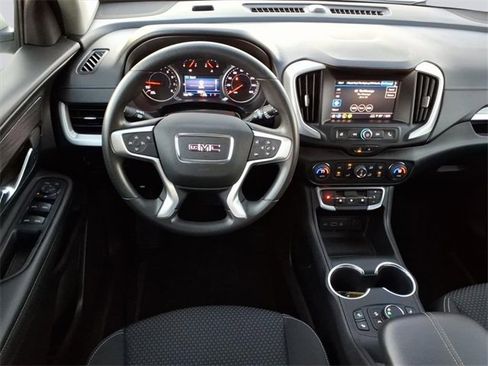 Used 2022 GMC Terrain SLE w/ Driver Convenience Package image 5