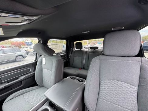 New 2026 RAM 2500 Big Horn AWD/4WD image 28