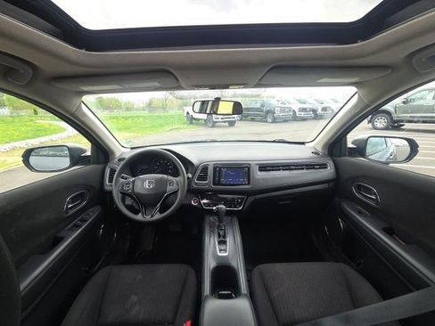 Used 2018 Honda HR-V EX image 18