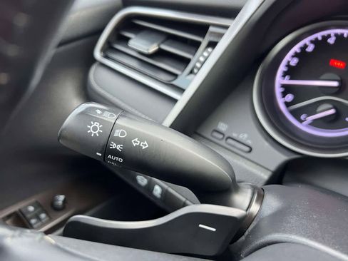 Used 2021 Toyota Camry SE image 29