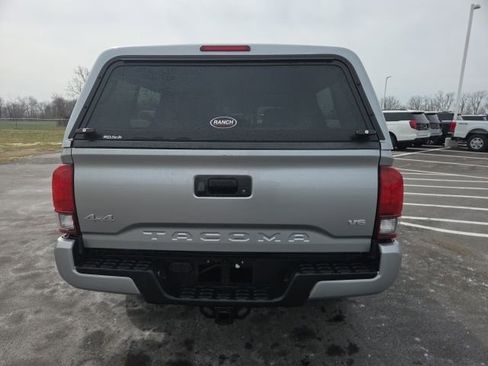 Used 2022 Toyota Tacoma SR image 9