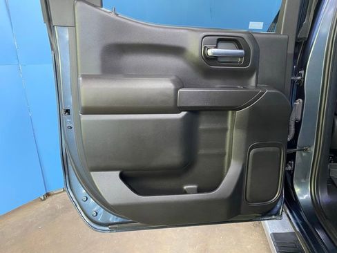 Used 2022 Chevrolet Silverado 1500 LT image 40