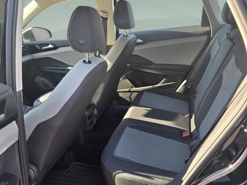 Used 2022 Volkswagen Taos S image 13