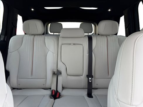 New 2026 Cadillac Vistiq Sport image 17