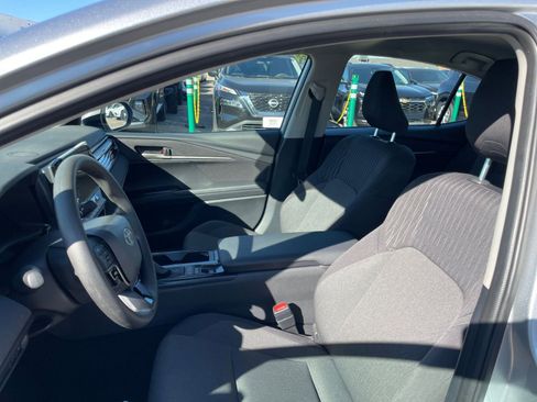 Used 2025 Toyota Camry LE image 35