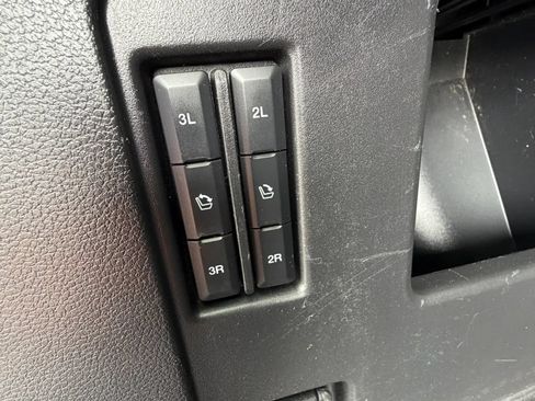 Used 2018 Ford Expedition Platinum AWD/4WD image 19
