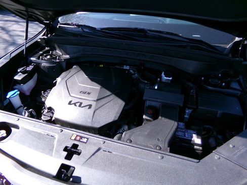 Used 2024 Kia Telluride LX image 28