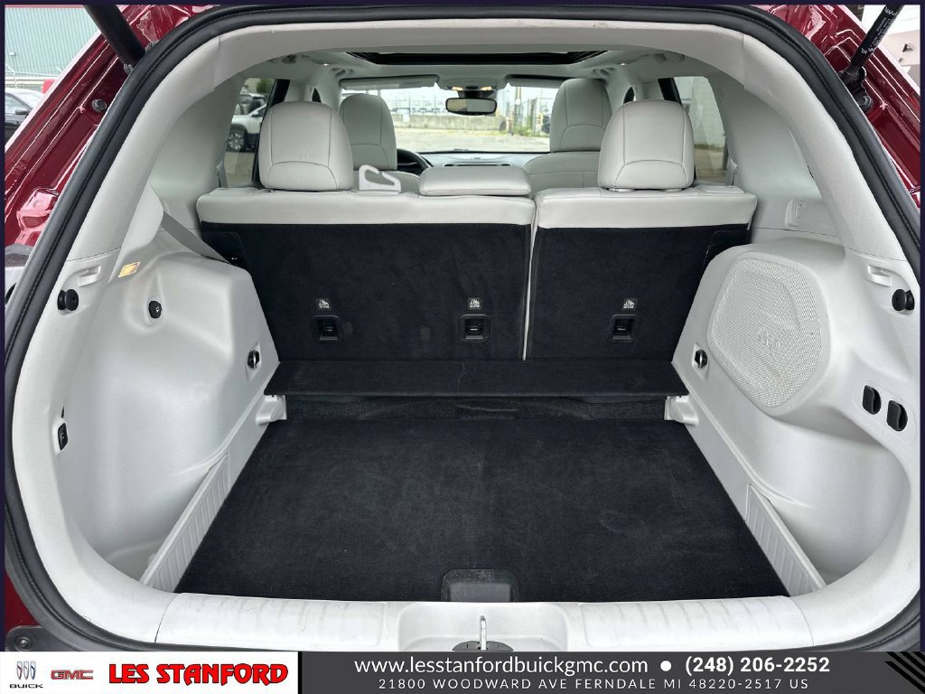 Used 2022 Jeep Cherokee Limited AWD/4WD image 11