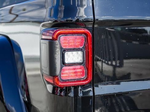 Certified 2022 Jeep Gladiator Overland image 10