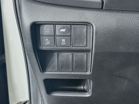 Used 2018 Honda CR-V Touring image 17