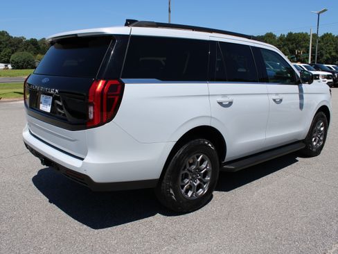 Used 2025 Ford Expedition Active RWD image 6