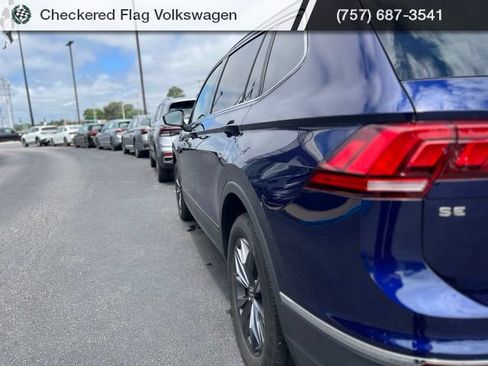 Used 2023 Volkswagen Tiguan SE w/ Panoramic Sunroof Package FWD image 8