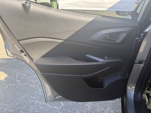 New 2026 Chevrolet Trax LT w/ Sunroof Package image 29